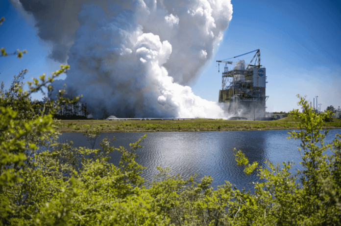 RS-25 liquid engines